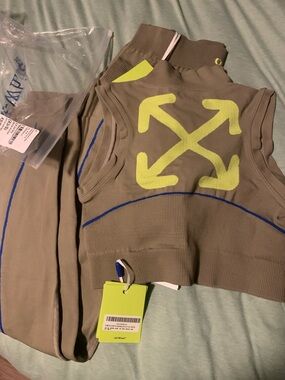 Off-White Brown Ribbed Sleeveless Blue Piping Set